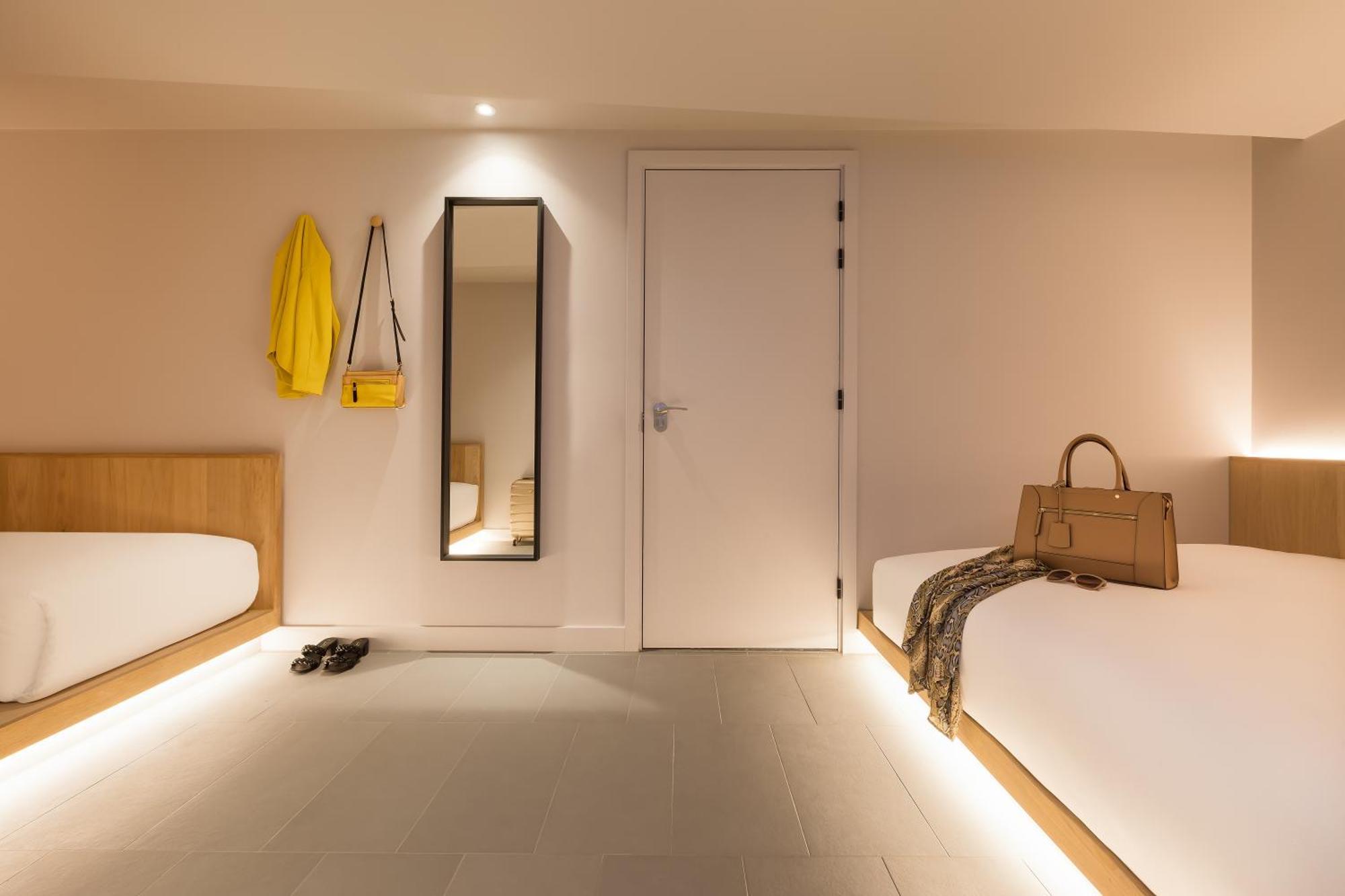 Zedwell Underground Hotel Tottenham Court Rd London Room photo